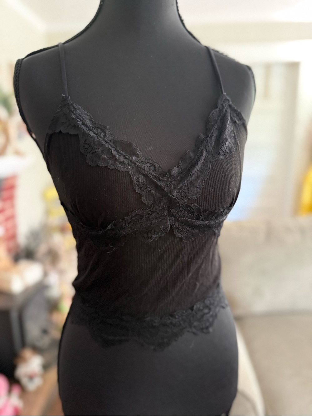 Y2K Lace Trim V-Neck Black Camisole Tank Sz Small 2000’s Layering Style